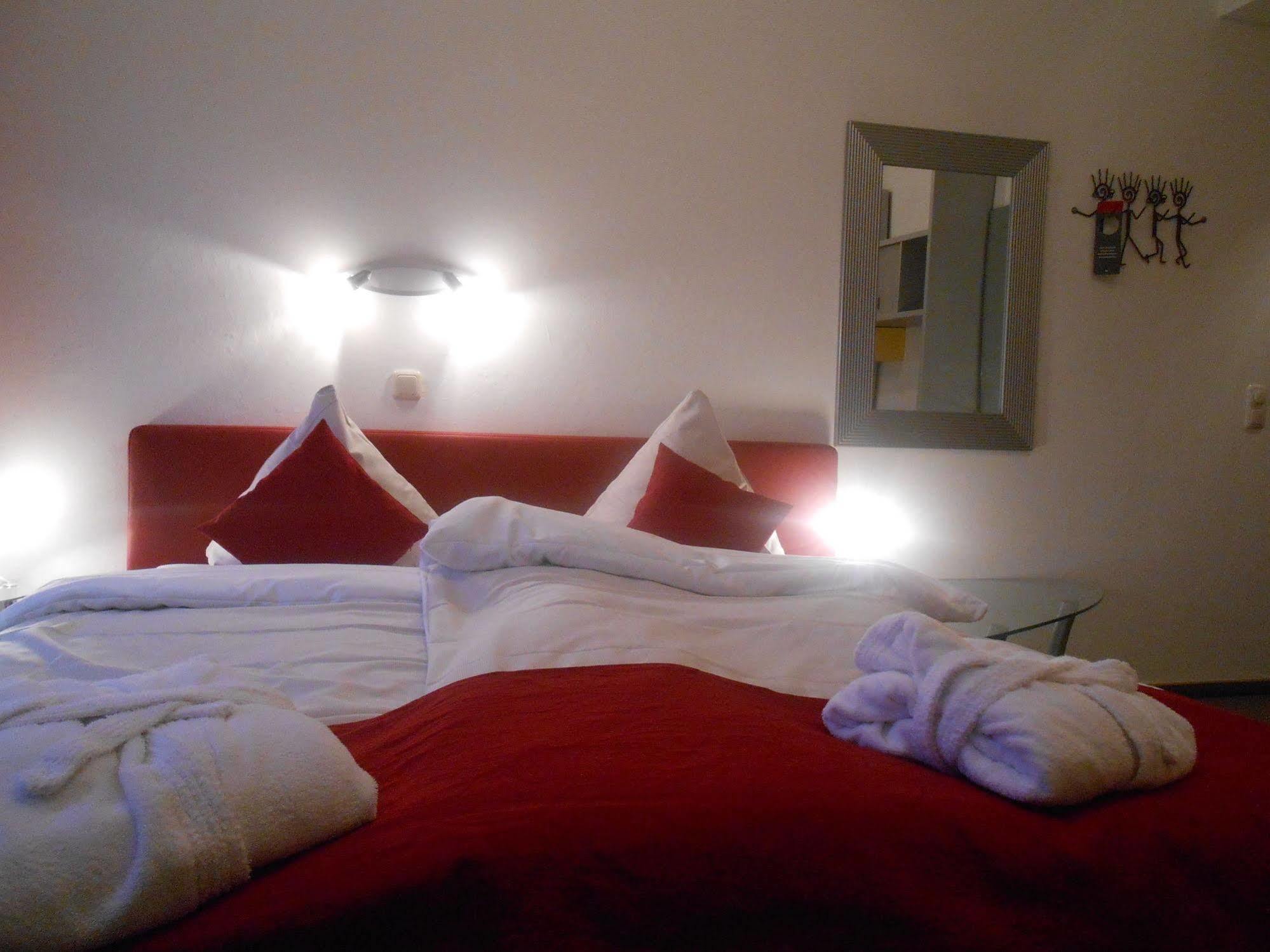Muehlenthalers Park Hotel Конц Екстериор снимка